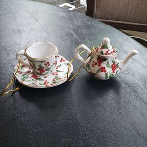 Ornaments (2) Teapot & Cup & Saucer